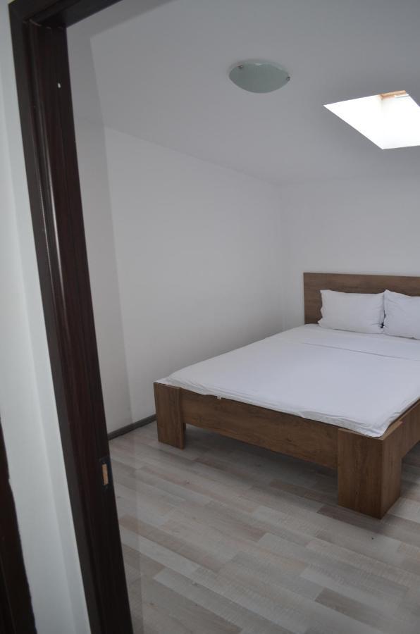Central Park Studios Bucureşti Ngoại thất bức ảnh