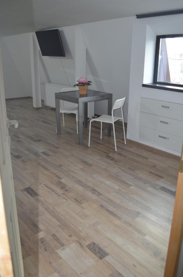 Central Park Studios Bucureşti Ngoại thất bức ảnh