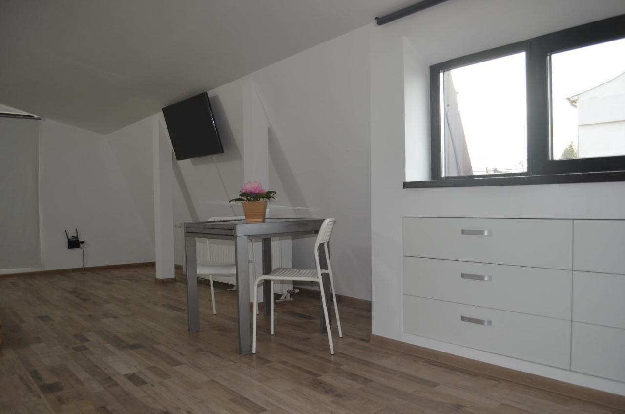 Central Park Studios Bucureşti Ngoại thất bức ảnh
