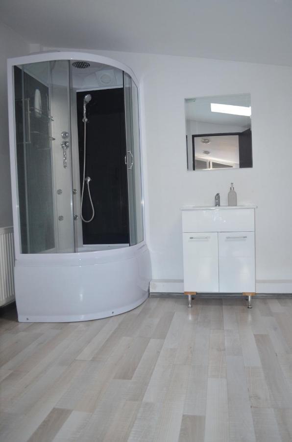 Central Park Studios Bucureşti Ngoại thất bức ảnh