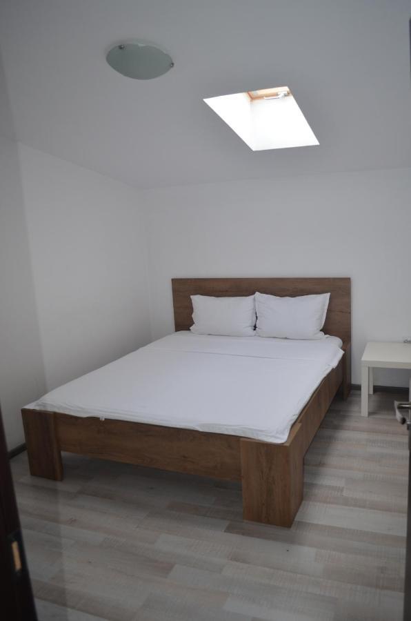 Central Park Studios Bucureşti Ngoại thất bức ảnh